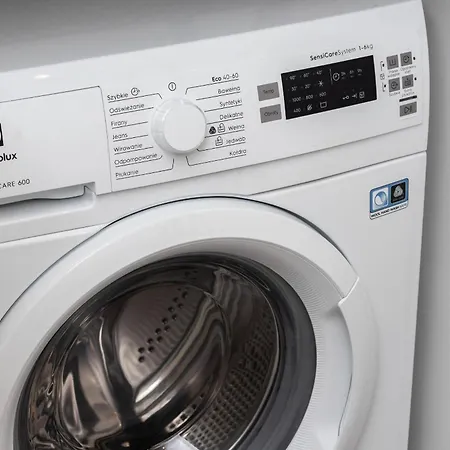 Apartman Modern With Balcony And Parking In By Renters *