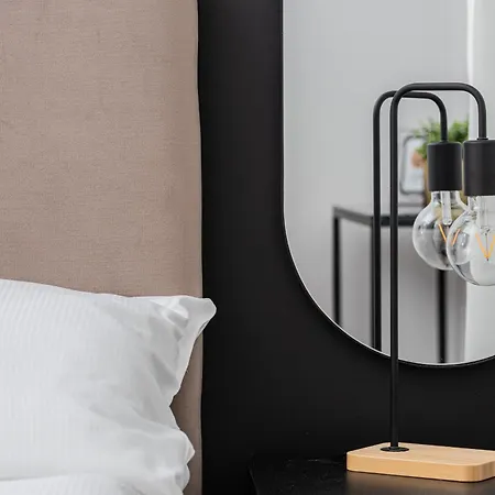 Modern With Balcony And Parking In By Renters