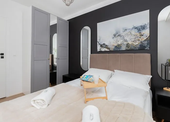 Modern With Balcony And Parking In By Renters * غدانسك