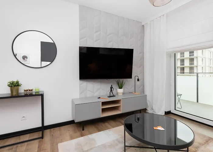 Modern With Balcony And Parking In By Renters Appartement Gdańsk